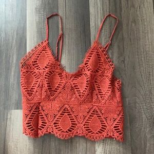 TILLYS coral top, with padding on the top.